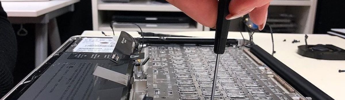 How to replace the keyboard on a MacBook?