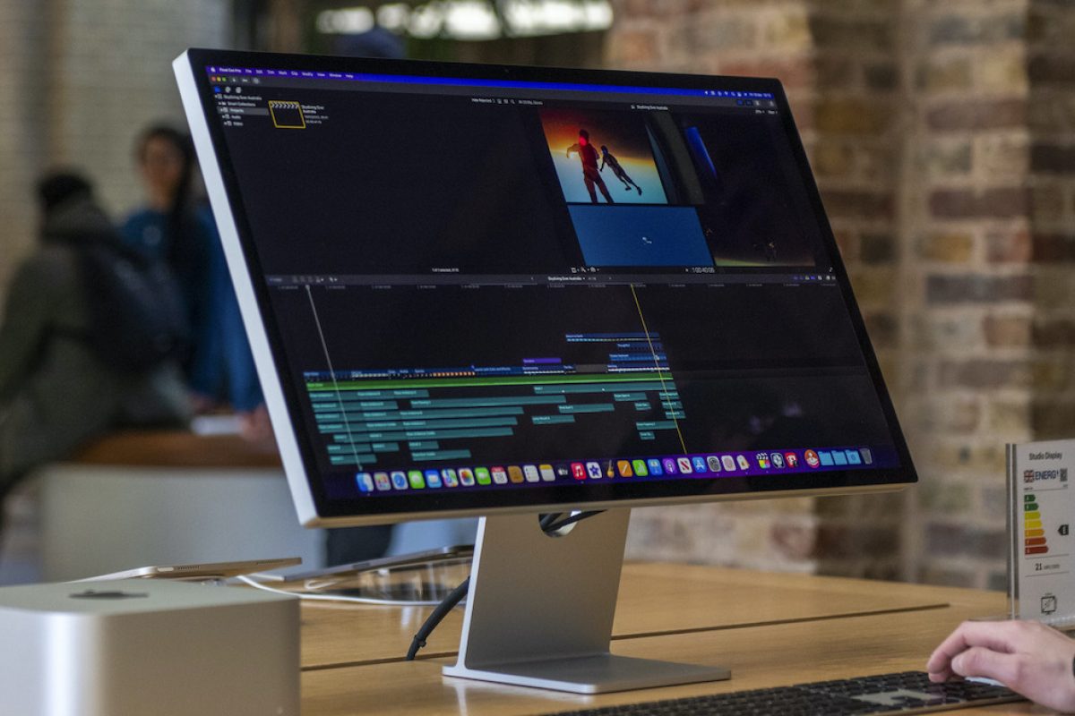 Apple Studio Display. Monitor Specifications
