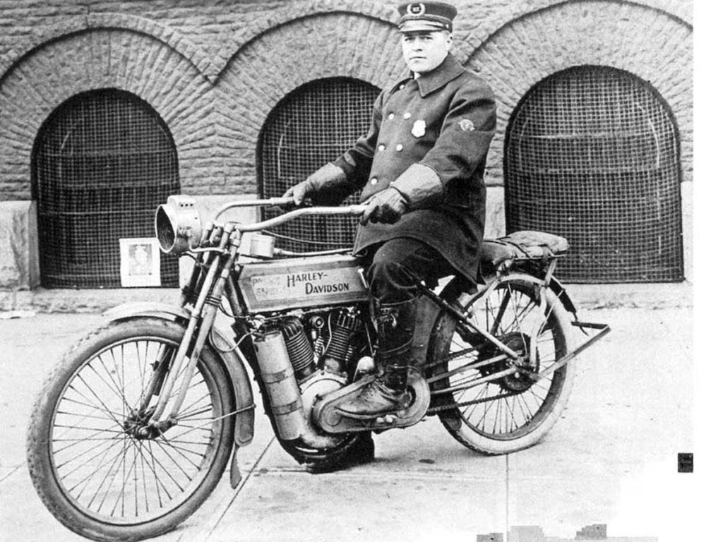 Перший мотоцикл поліції